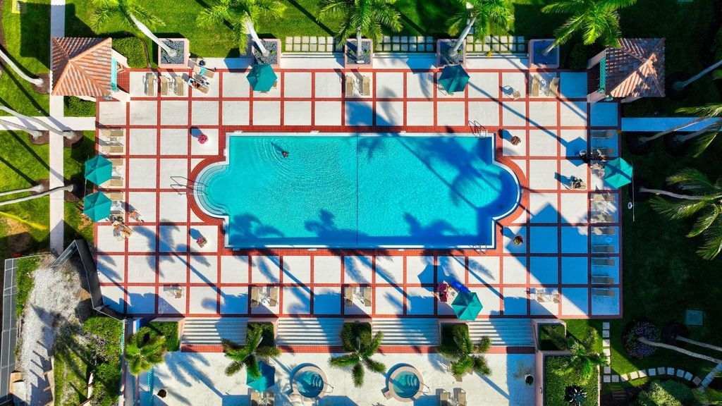 Image 29 of property listing at 140 SE 5th Avenue 448, Boca Raton, FL 33432