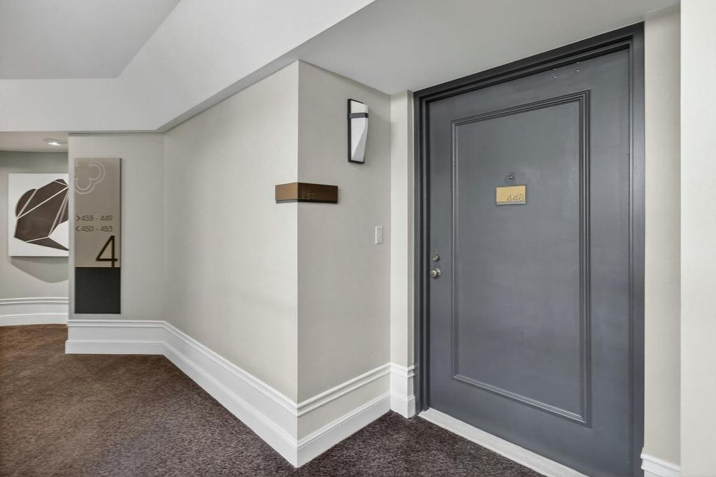 Image 5 of property listing at 140 SE 5th Avenue 448, Boca Raton, FL 33432