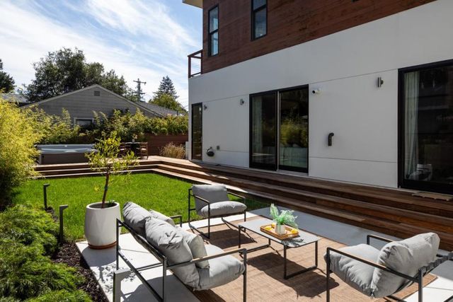 688 12th Avenue, Menlo Park, CA 94025