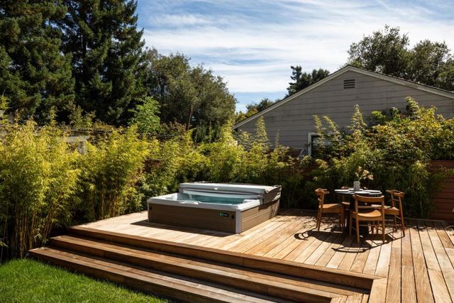 688 12th Avenue, Menlo Park, CA 94025