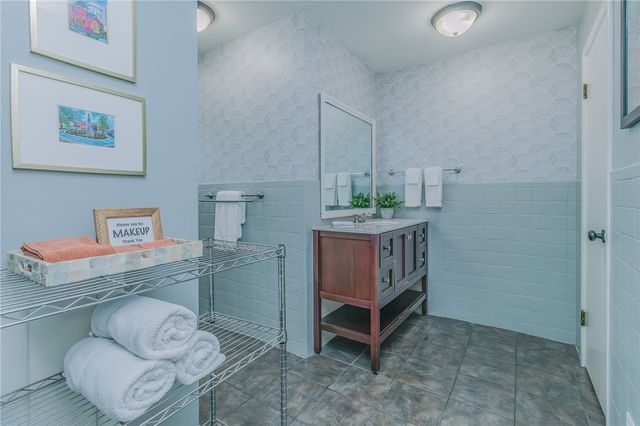 808 NW 8th Street, Bentonville, AR 72712