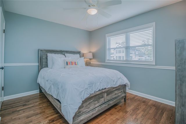 808 NW 8th Street, Bentonville, AR 72712