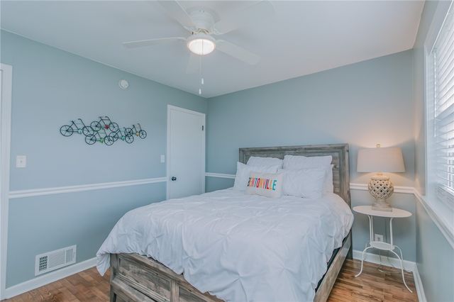 808 NW 8th Street, Bentonville, AR 72712