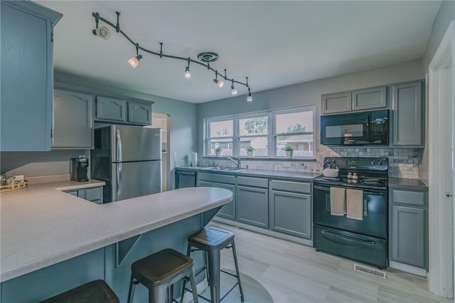 808 NW 8th Street, Bentonville, AR 72712