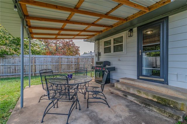 808 NW 8th Street, Bentonville, AR 72712