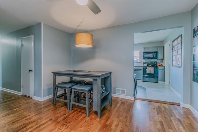 808 NW 8th Street, Bentonville, AR 72712