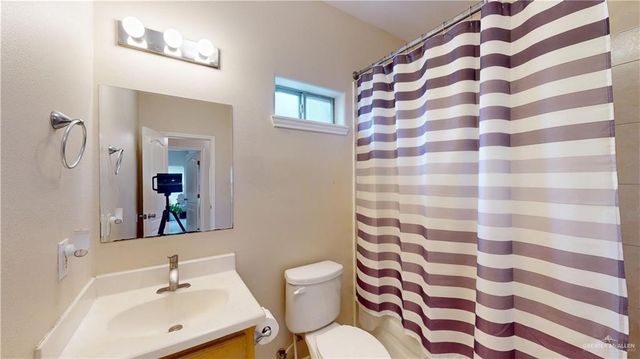 3810 W Sarah Evans Street, Edinburg, TX 78541