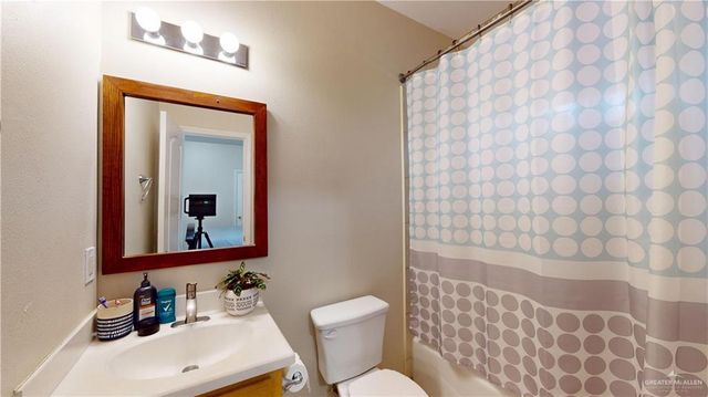 3810 W Sarah Evans Street, Edinburg, TX 78541