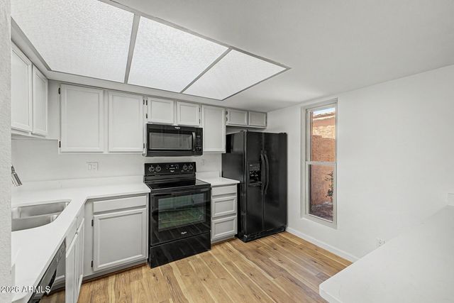 815 E GROVERS Avenue 12, Phoenix, AZ 85022