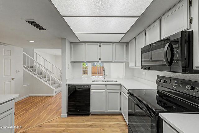 815 E GROVERS Avenue 12, Phoenix, AZ 85022