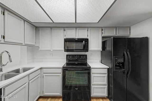 815 E GROVERS Avenue 12, Phoenix, AZ 85022