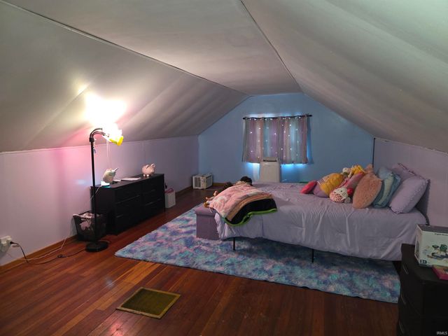 11242 E 50 S. Road, Oakland City, IN 47660