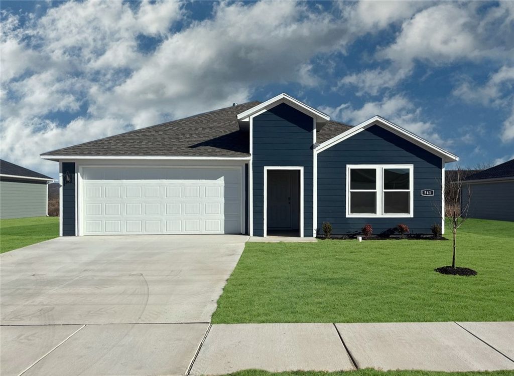 551 Raegan Street, Prairie Grove, AR 72753