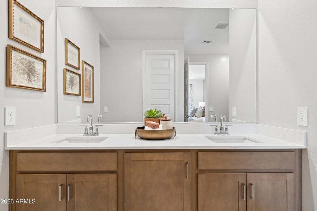 Image 22 of property listing at 17500 W ILLINI Street, Goodyear, AZ 85338