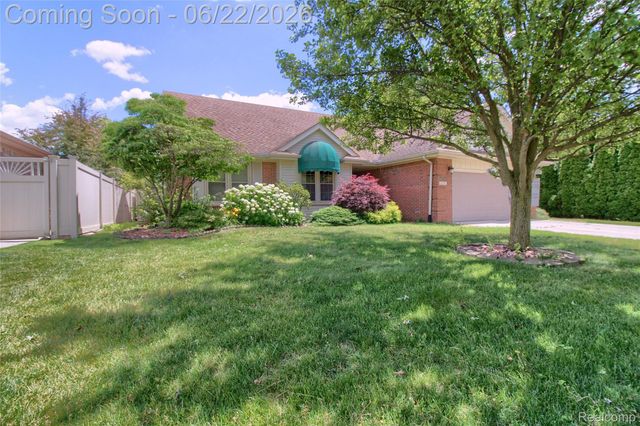 26901 Coachlight Street, Woodhaven, MI 48183