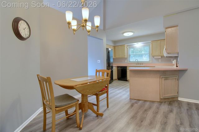 26901 Coachlight Street, Woodhaven, MI 48183