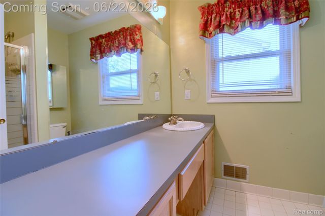 26901 Coachlight Street, Woodhaven, MI 48183