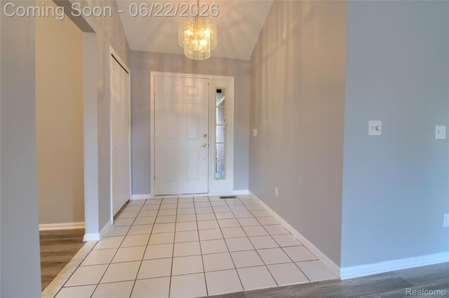 26901 Coachlight Street, Woodhaven, MI 48183