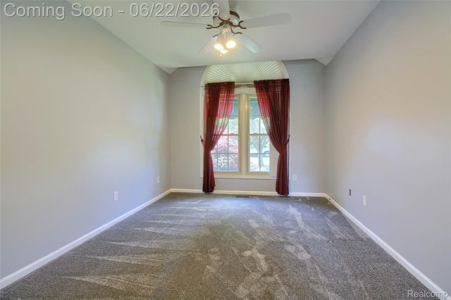 26901 Coachlight Street, Woodhaven, MI 48183