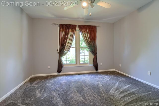 26901 Coachlight Street, Woodhaven, MI 48183
