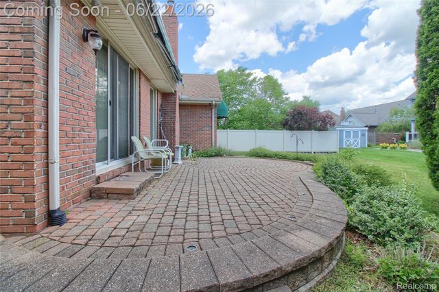 26901 Coachlight Street, Woodhaven, MI 48183