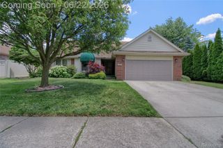 26901 Coachlight Street, Woodhaven, MI 48183