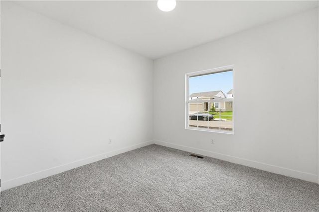 20665 Skyview Lane, Spring Hill, KS 66083