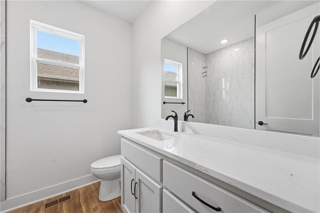 20665 Skyview Lane, Spring Hill, KS 66083