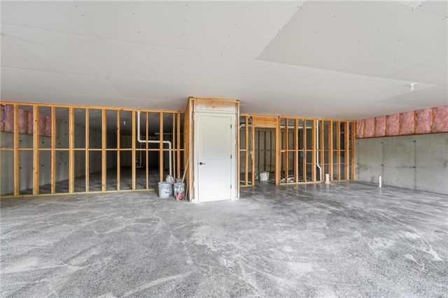 20665 Skyview Lane, Spring Hill, KS 66083