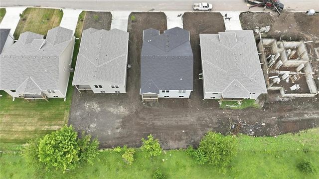 20665 Skyview Lane, Spring Hill, KS 66083