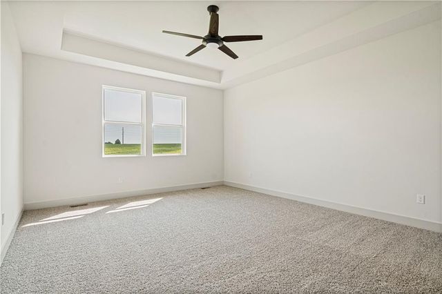 20665 Skyview Lane, Spring Hill, KS 66083