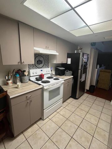 4167 N Haverhill Road 1102, West Palm Beach, FL 33417