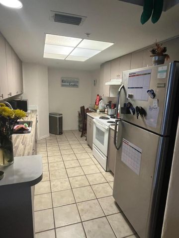 4167 N Haverhill Road 1102, West Palm Beach, FL 33417