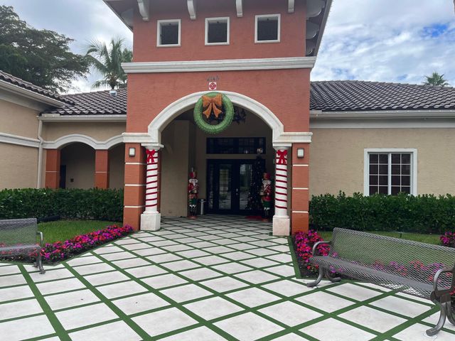 4167 N Haverhill Road 1102, West Palm Beach, FL 33417