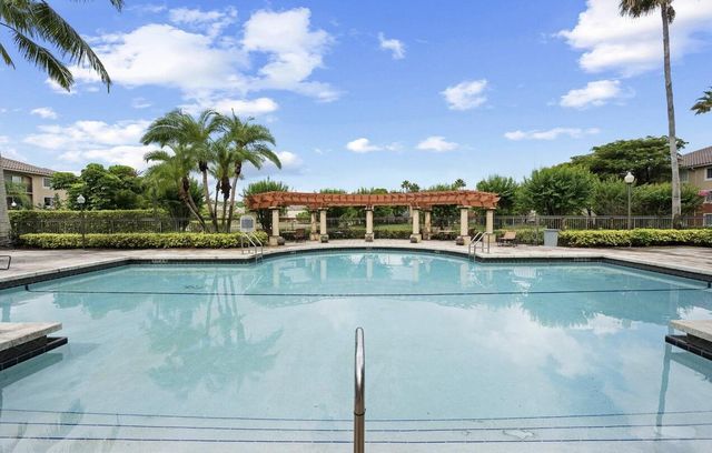 4167 N Haverhill Road 1102, West Palm Beach, FL 33417