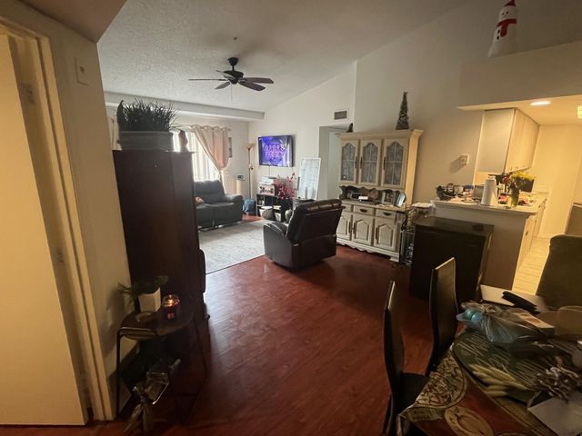 4167 N Haverhill Road 1102, West Palm Beach, FL 33417