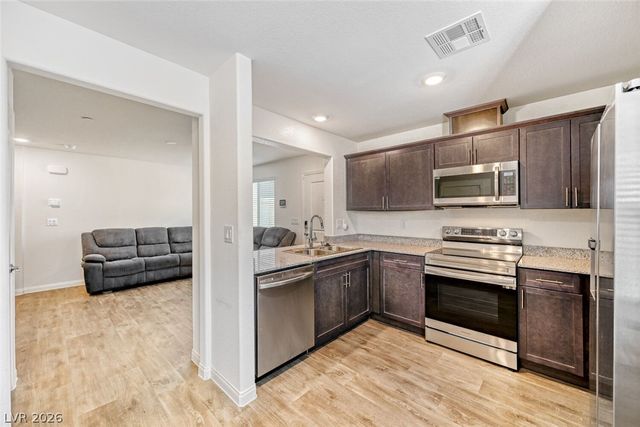 2758 Champagne Gold Avenue, North Las Vegas, NV 89086