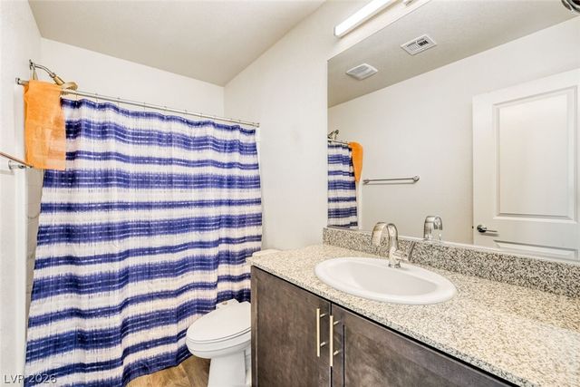 2758 Champagne Gold Avenue, North Las Vegas, NV 89086