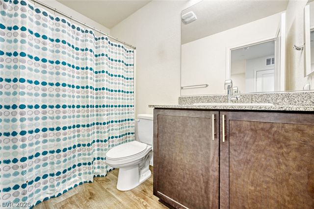 2758 Champagne Gold Avenue, North Las Vegas, NV 89086