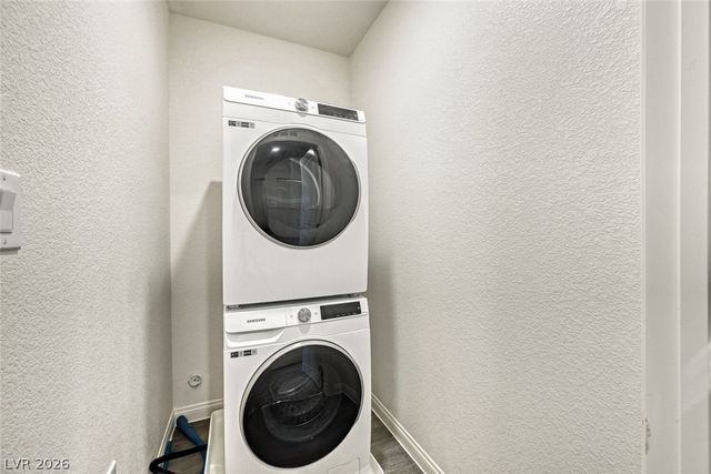 2758 Champagne Gold Avenue, North Las Vegas, NV 89086