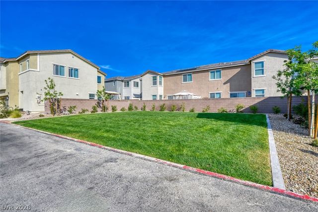 2758 Champagne Gold Avenue, North Las Vegas, NV 89086