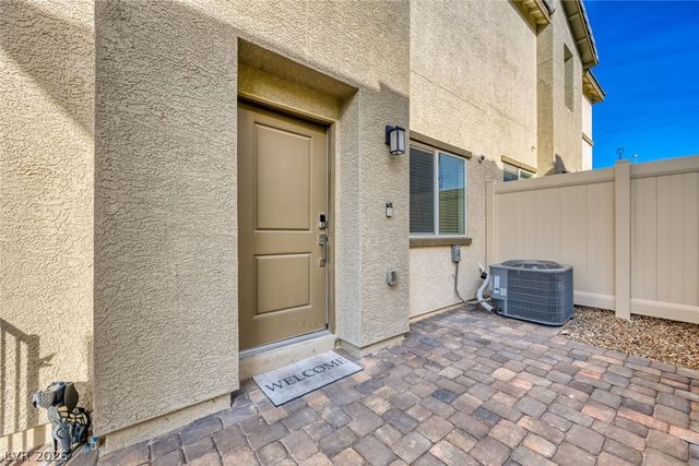 2758 Champagne Gold Avenue, North Las Vegas, NV 89086
