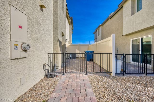 2758 Champagne Gold Avenue, North Las Vegas, NV 89086