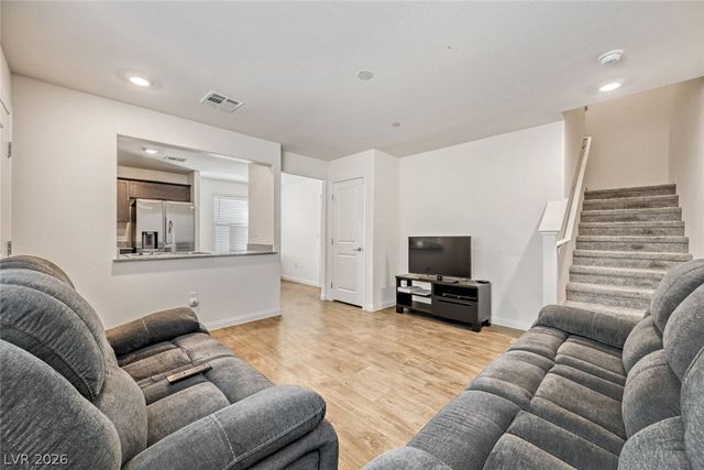 2758 Champagne Gold Avenue, North Las Vegas, NV 89086