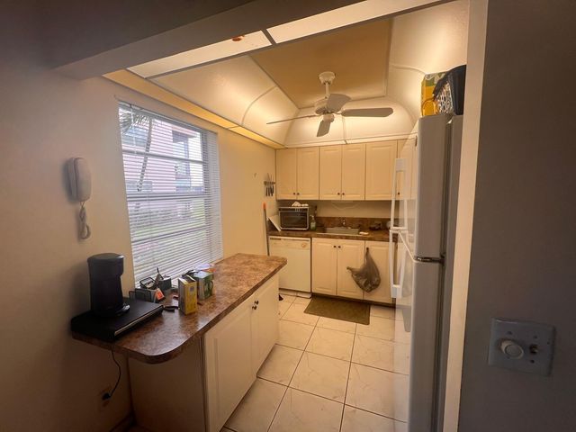 A Flanders 5, Delray Beach, FL 33484