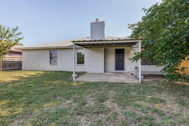 6348 N Park Drive, Watauga, TX 76148