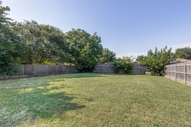 6348 N Park Drive, Watauga, TX 76148