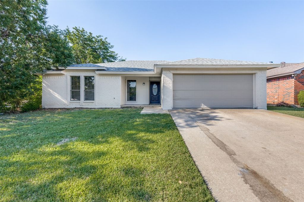 6348 N Park Drive, Watauga, TX 76148