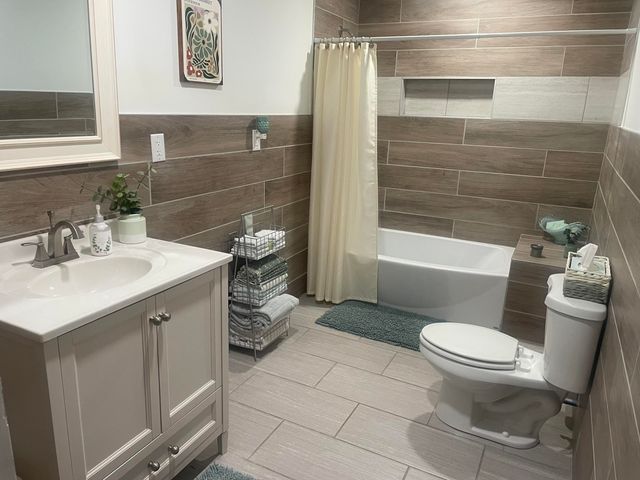 2715 Fayette Street, Lake Station, IN 46405