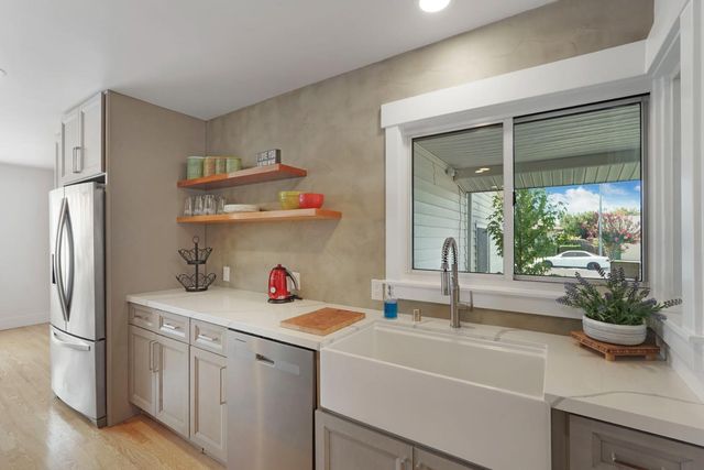 870 Bel Air Ct, Lodi, CA 95240